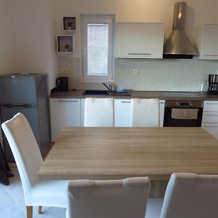 Antonija Apartments With Pool Biograd Na Moru Phòng bức ảnh