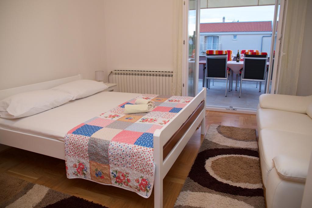 Antonija Apartments With Pool Biograd Na Moru Ngoại thất bức ảnh
