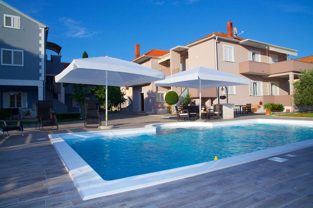 Antonija Apartments With Pool Biograd Na Moru Ngoại thất bức ảnh