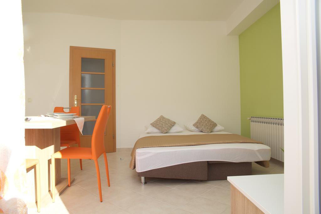 Antonija Apartments With Pool Biograd Na Moru Ngoại thất bức ảnh