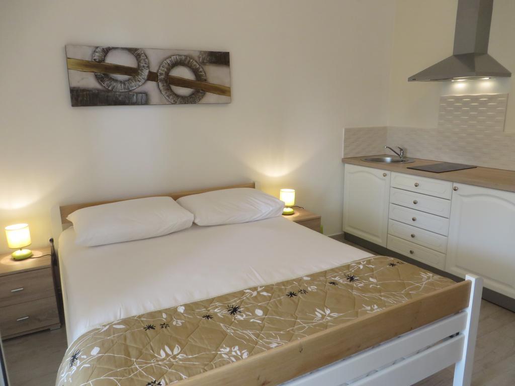 Antonija Apartments With Pool Biograd Na Moru Ngoại thất bức ảnh